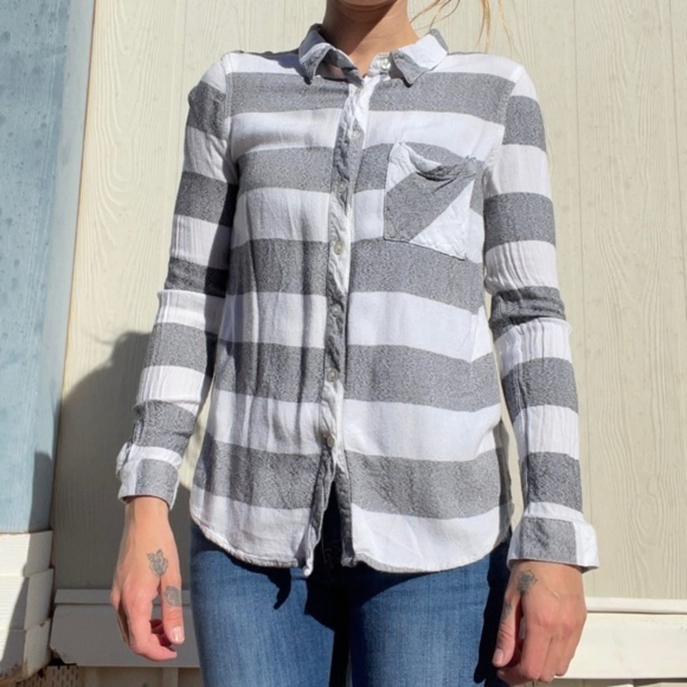 O&O stitch Fix medium button down flannel